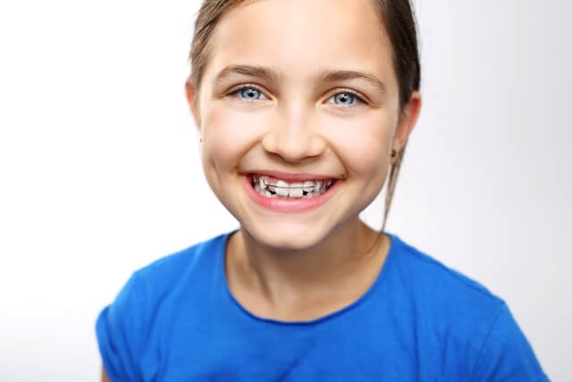 درمان دندان های شلوغ و نامنظم توسط بهترین متخصص ارتودنسی خرم آباد